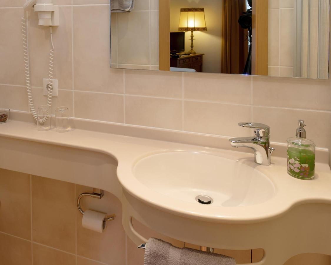 גלוטרטל Hotel Gasthaus Adler מראה חיצוני תמונה